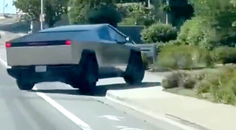 Tesla Cybertruck rear light bar makes an appearance in recent sighting