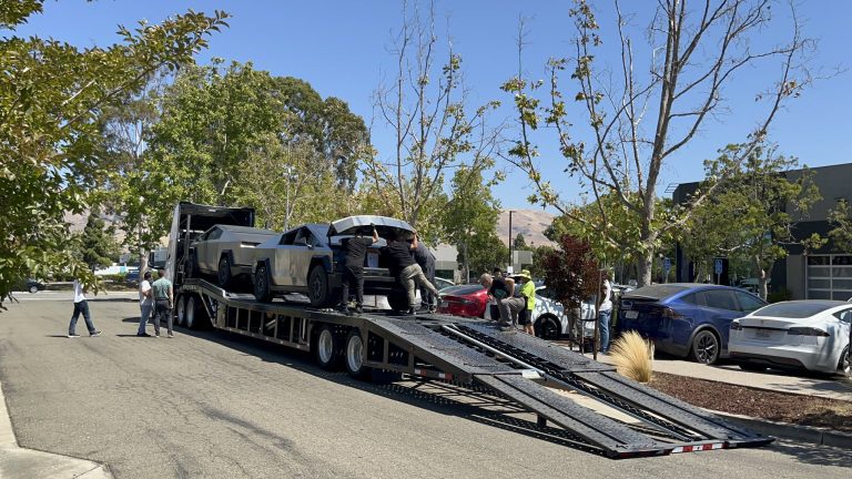 Tesla Cybertruck frunk looks very spacious in recent sighting