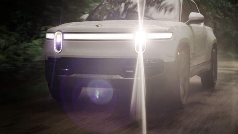 Rivian starts R1T with Max Pack deliveries to customers