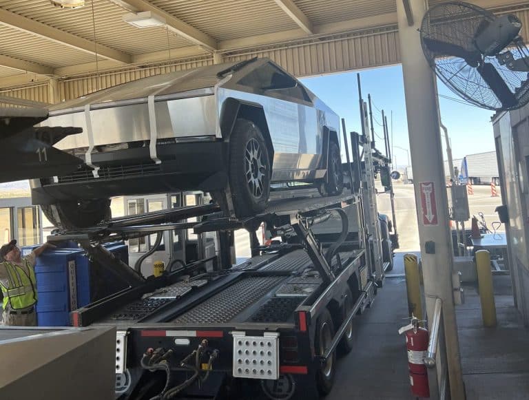 Elon Musk Sets Tesla Cybertruck Production Outlook, Prompting Misinterpretation by Analyst