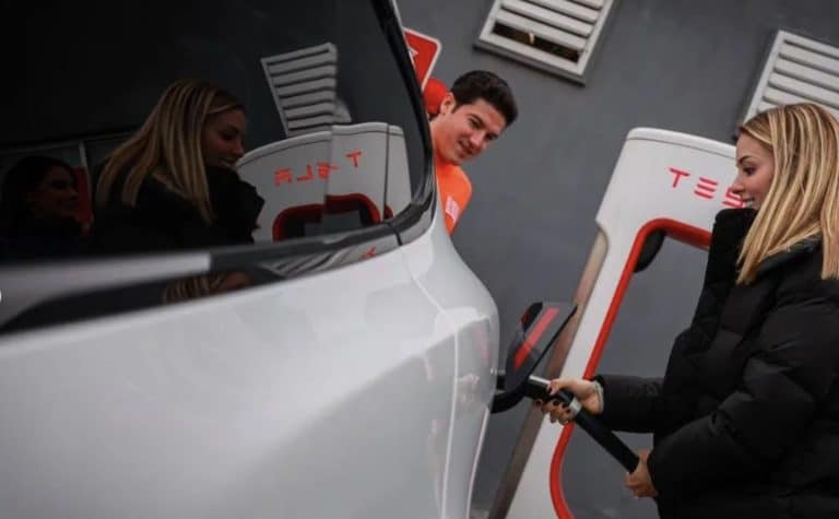 Tesla Takes Lead as Nuevo León Governor Enters Presidential Race