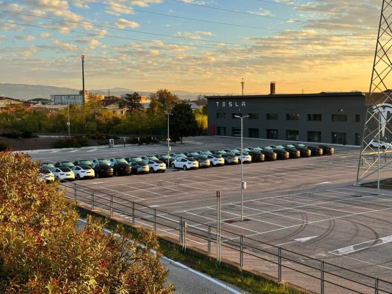 Tesla Italy Inaugurates Verona Center with a Grand Opening
