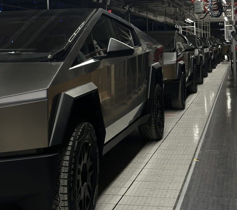 Tesla Aims to Transform Cybertruck Reservations into Sales by Year’s End with a $1,000 Discount