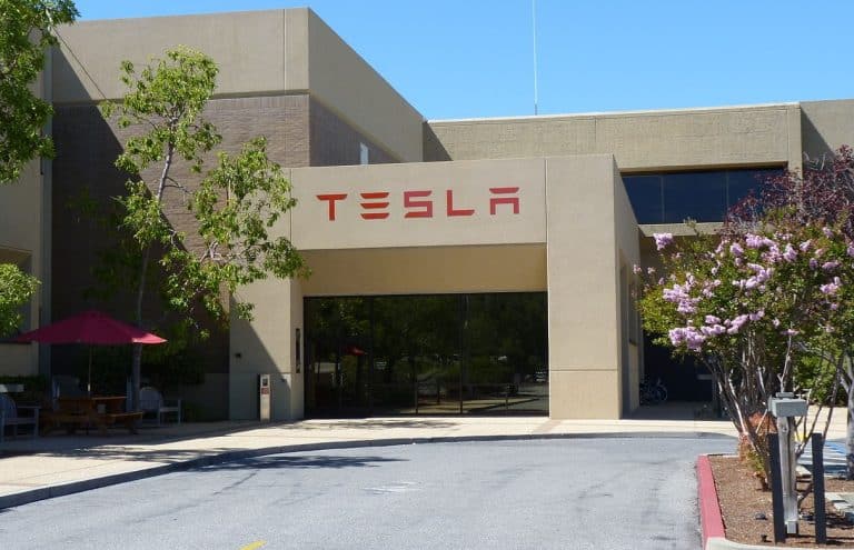 Tesla highlights next-gen autonomy with FSD beta in AI recruitment call