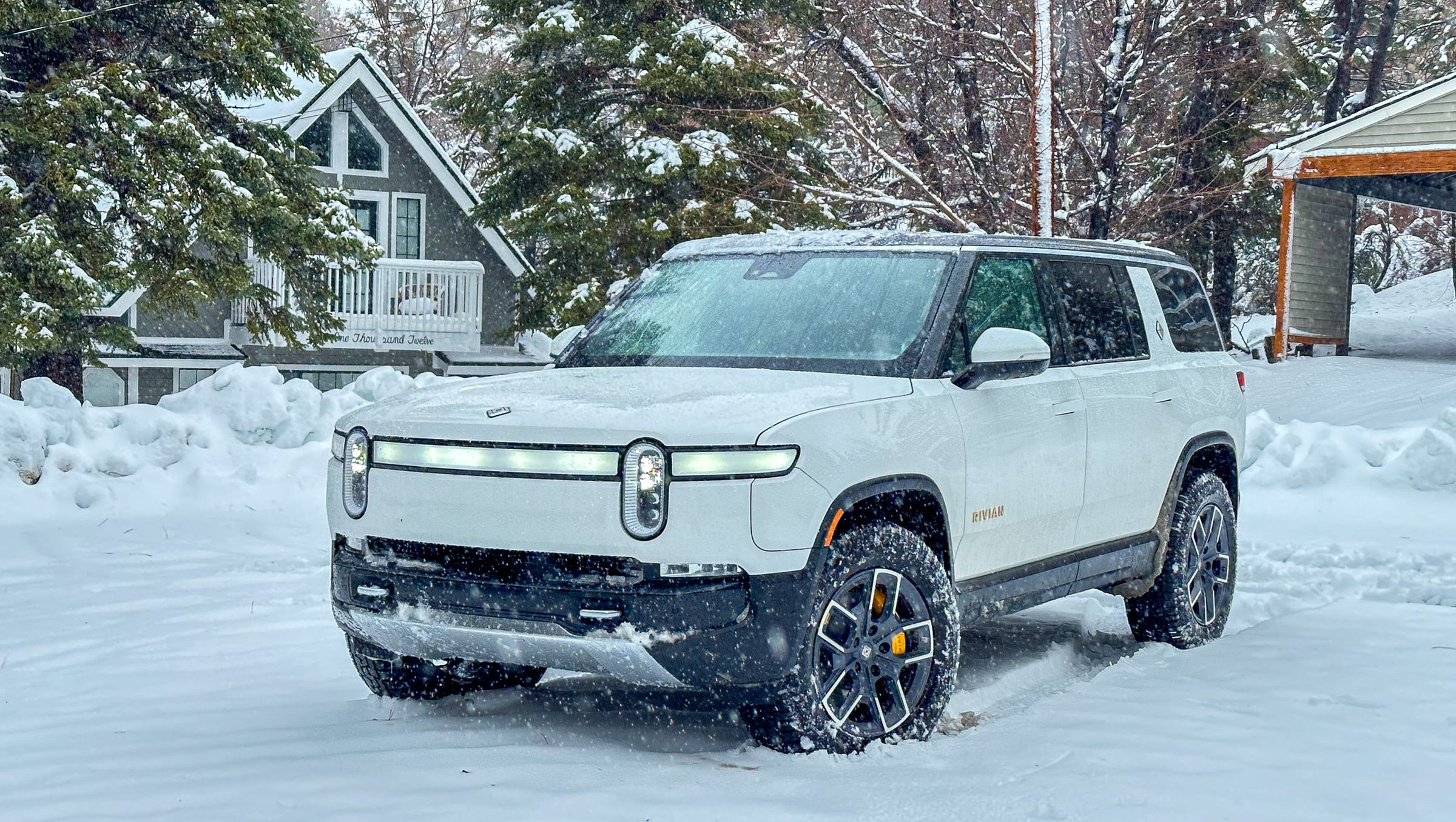 Exploring Rivian's R1S Leasing Program A Green Drive into the Future