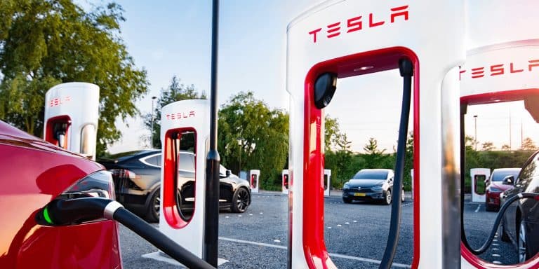 Accelerating Australia’s EV Revolution: Tesla Supercharger V3 Dominates Q4 2023 Charging Growth
