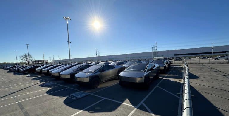 Tesla’s 2024 Outlook: Bullish Hopes and Bearish Worries