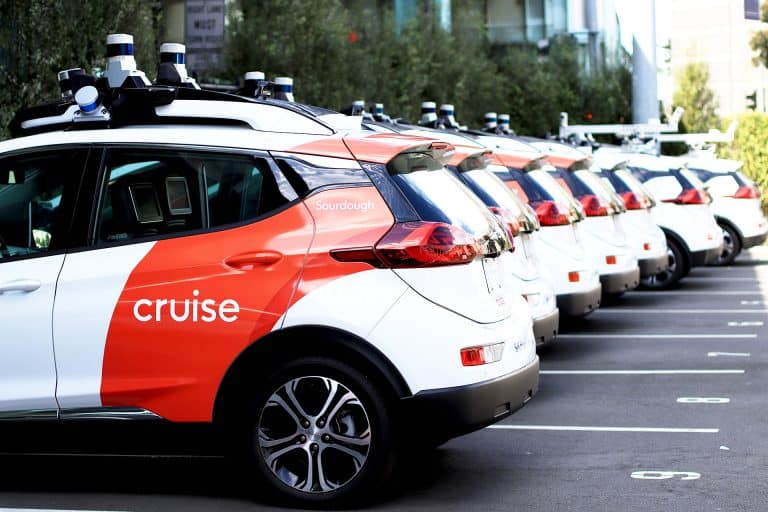 GM’s Strategic Shift: From Robotaxis to Personal Autonomy