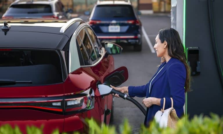 Volkswagen ID.4 Now Equipped with Plug&Charge Access at Electrify America Stations