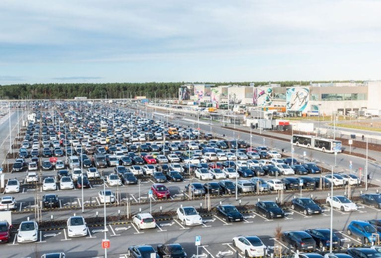 Tesla Installs Over 500 Free, Public Chargers in Giga Berlin Parking Lot