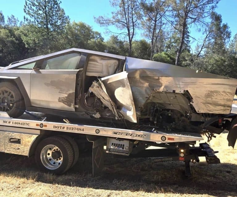 Tesla Cybertruck: Sacrificing Itself to Protect Occupants in Serious Crash