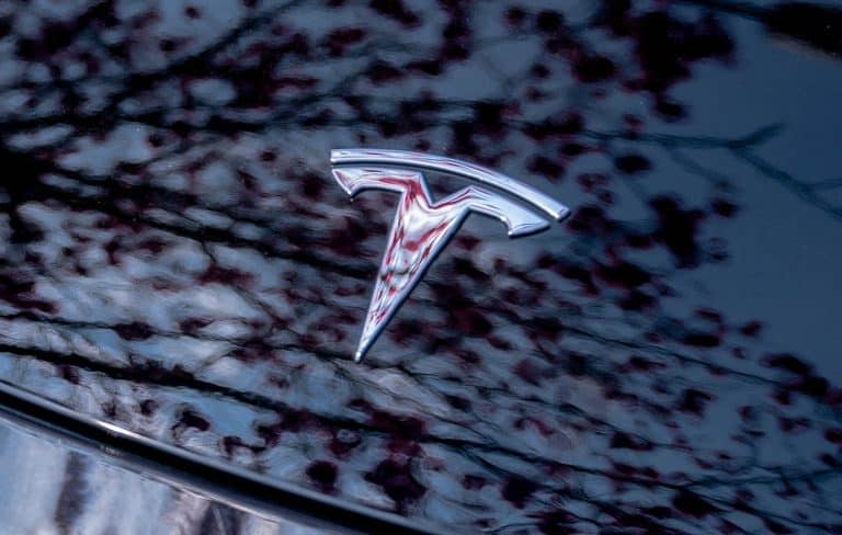 Tesla Shareholders Battle Over Legal Fees in Elon Musk’s Compensation Case