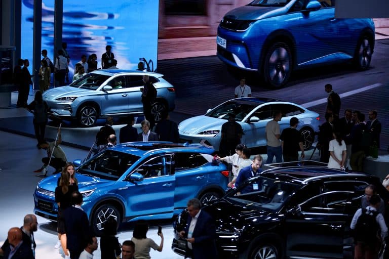 The Great Electric Vehicle Tariff Debate: Canada’s Potential 100% Import Tariffs on Chinese EVs