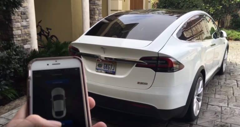 Revolutionizing Parking: Tesla’s Actually Smart Summon and Dumb Summon Features