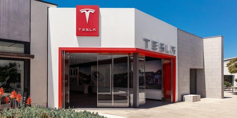 Tesla’s Bold Move: Expanding Urban Footprint with a Strategic Queens Lease