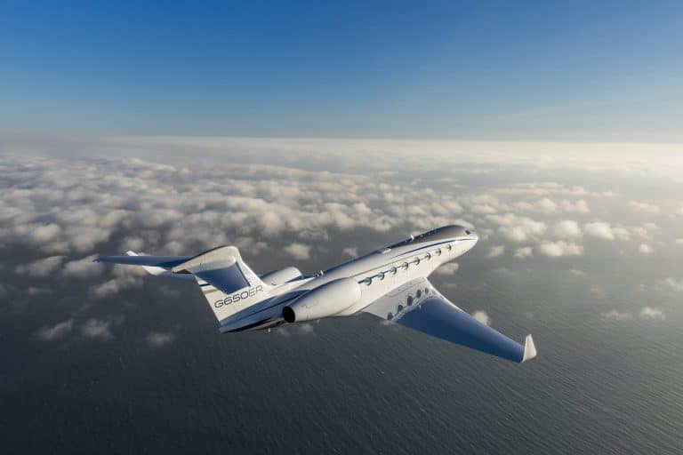 Elevating Air Travel: Gulfstream and Starlink’s Sky-High Connectivity Revolution