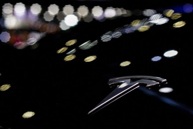 Navigating Corporate Disputes: The Unfolding Drama Between JPMorgan and Tesla