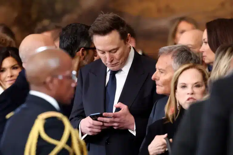 Elon Musk Crushes Starlink Phone Rumors: SpaceX Focuses on xAI Merger and Satellite Dominance