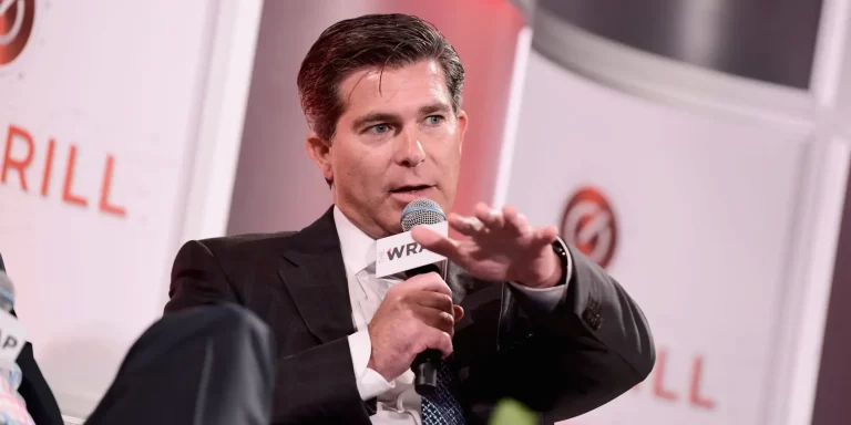 Former Musk Supporter Doubles Down on Tesla Stock Woes