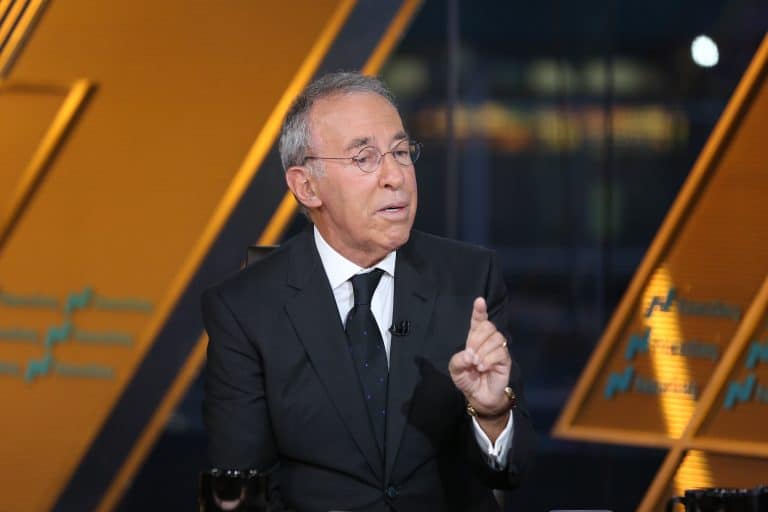 Tesla’s Market Maneuvers: Ron Baron’s Unshaken Support Amidst Global Turmoil
