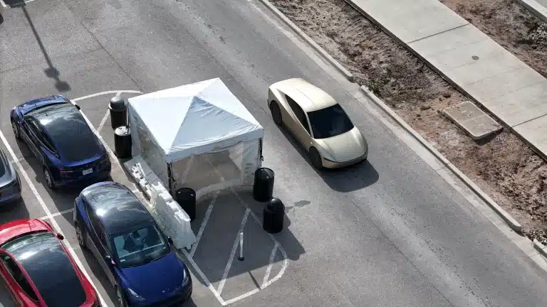 Tesla’s Cybercab Takes the Wheel—No Chase Vehicles in Texas Trials