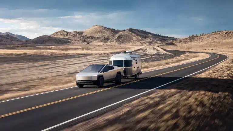 Tesla Cybertruck LR RWD: A Strategy to Upsell?