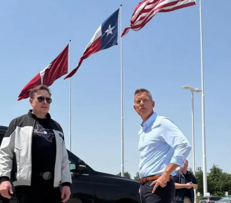 USDOT Secretary Visits Tesla Giga Texas, Signals Push for Nationwide AV Standards