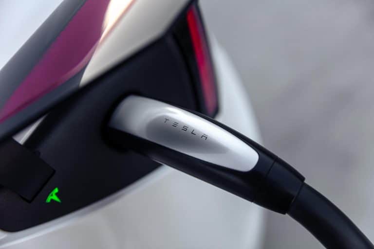 New Jersey Turnpike to Decommission 64 Tesla Superchargers in Infrastructure Shift