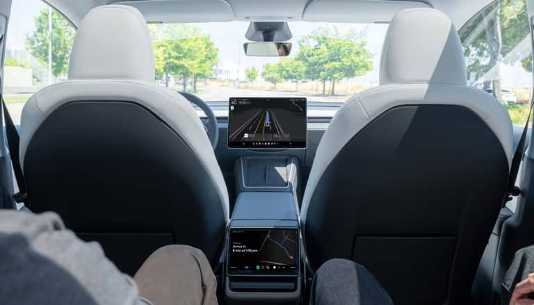 The Future of Autonomous Travel: Tesla Robotaxi vs. Waymo