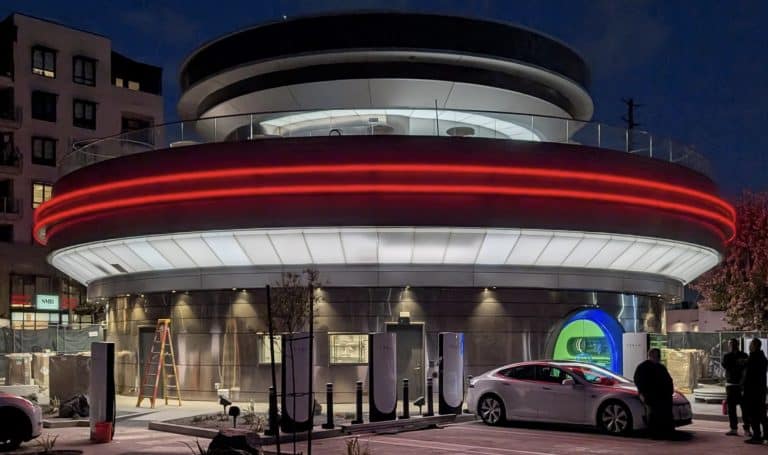 Tesla Diner’s Evolution: A Shift Towards Full-Service Dining
