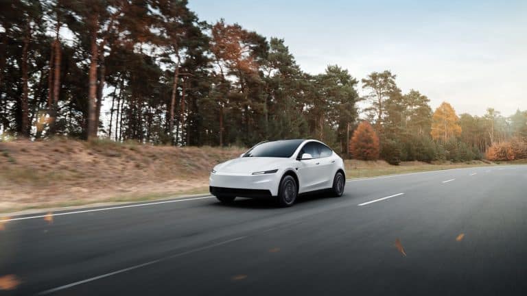 Tesla’s Game-Changing Move: Affordable Model Y AWD Launch Amid Model S/X Shutdown for Optimus Robot Revolution