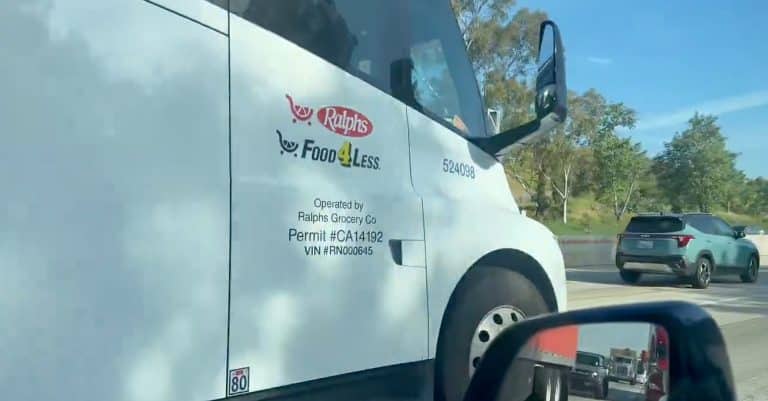 Ralph’s Supermarkets Charges Ahead: Tesla Semi Sighting on LA Highways Ignites Grocery Logistics Revolution