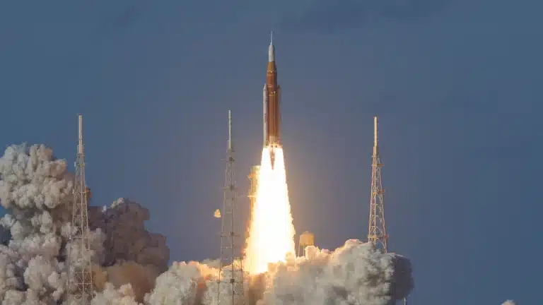 Artemis II Ignites the Cosmos: NASA’s Bold Return to the Moon After 54 Years