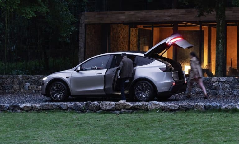 Tesla Model Y L Storming Asia: The Stretched Family EV That’s Set to Dominate Urban Roads