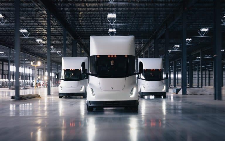Tesla Semi’s Official Specs Revealed: 822 kWh Beast Reshapes Class 8 Trucking in 2026